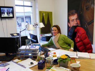 Sorgt im Büro für das Organisatorische: Gisela Schiergen. Foto: Karina Strübbe